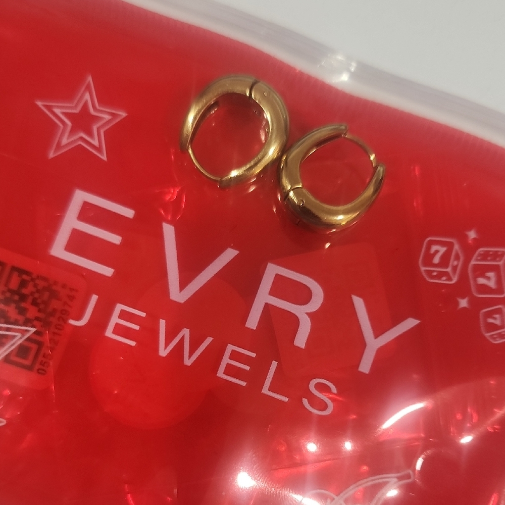 EVRY Gold Huggie Hoop Earrings - Classic Everyday Style Brand New